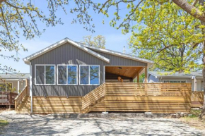 The Harbor -Lake Front Home- Boat slips available